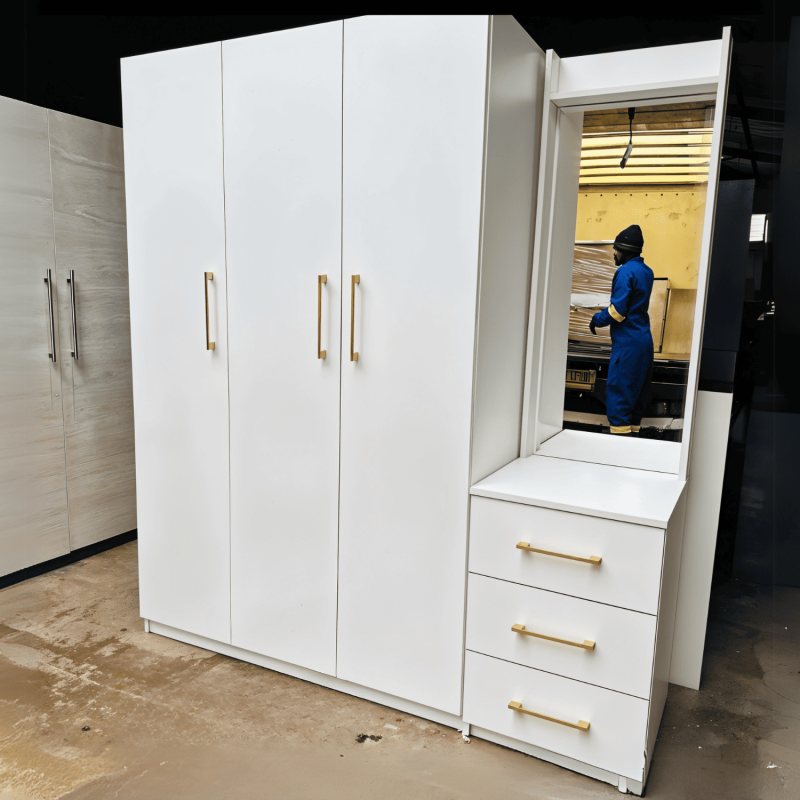 3 Door + Cosmetic Mirror