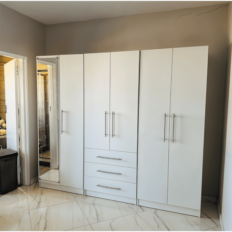 Wardrobes & Storage